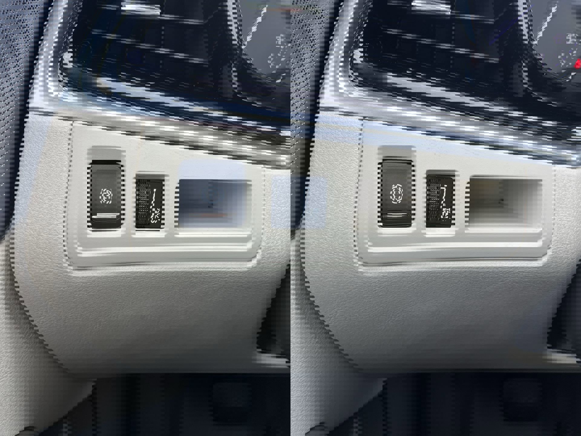 Certified 2020 Cadillac XT6 Premium Luxury image 18