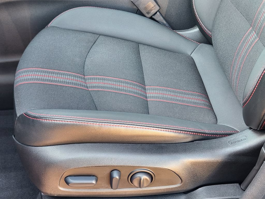 Certified 2023 Chevrolet Equinox RS FWD image 24