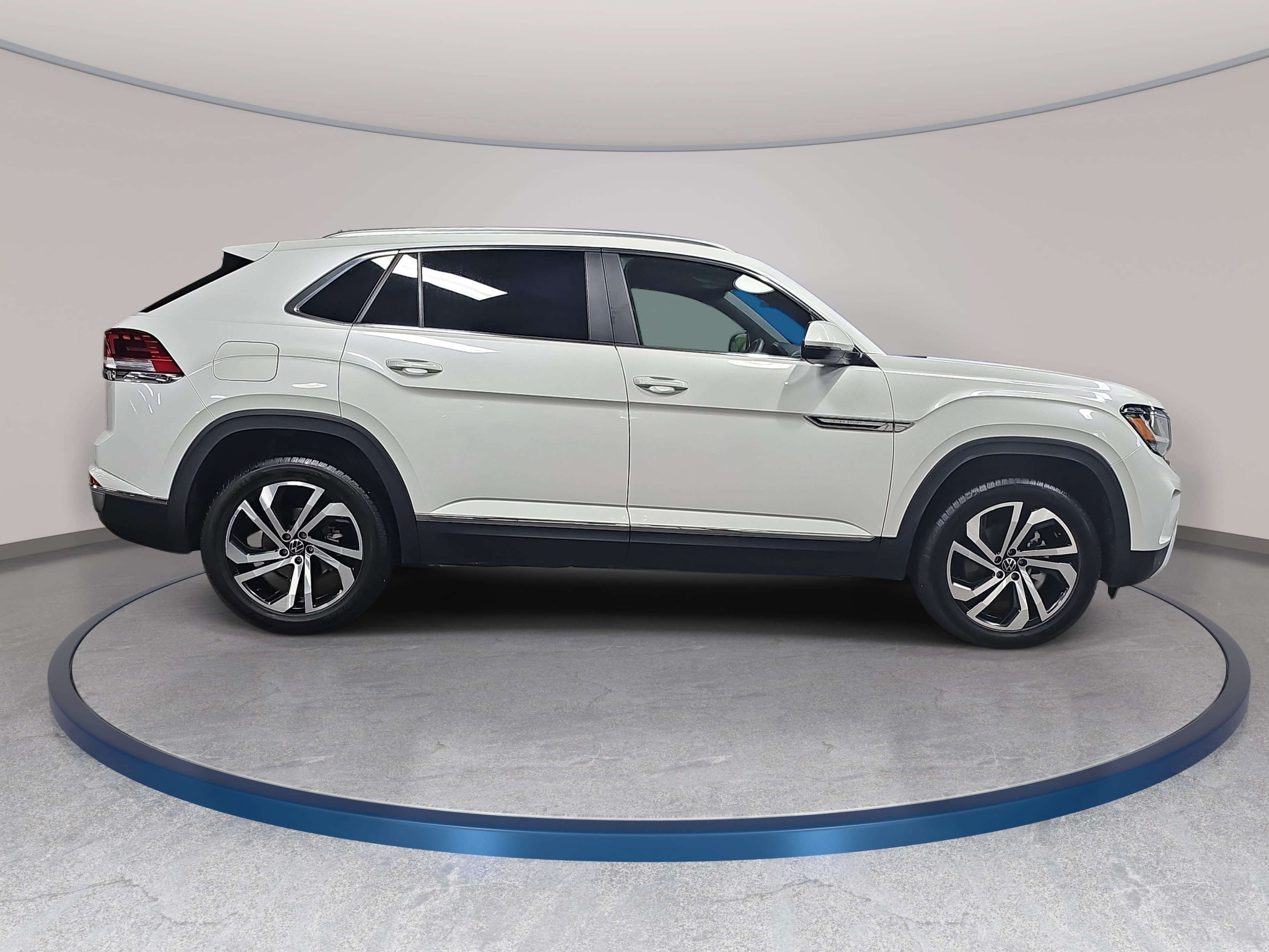 Used 2023 Volkswagen Atlas Cross Sport SEL AWD/4WD image 4