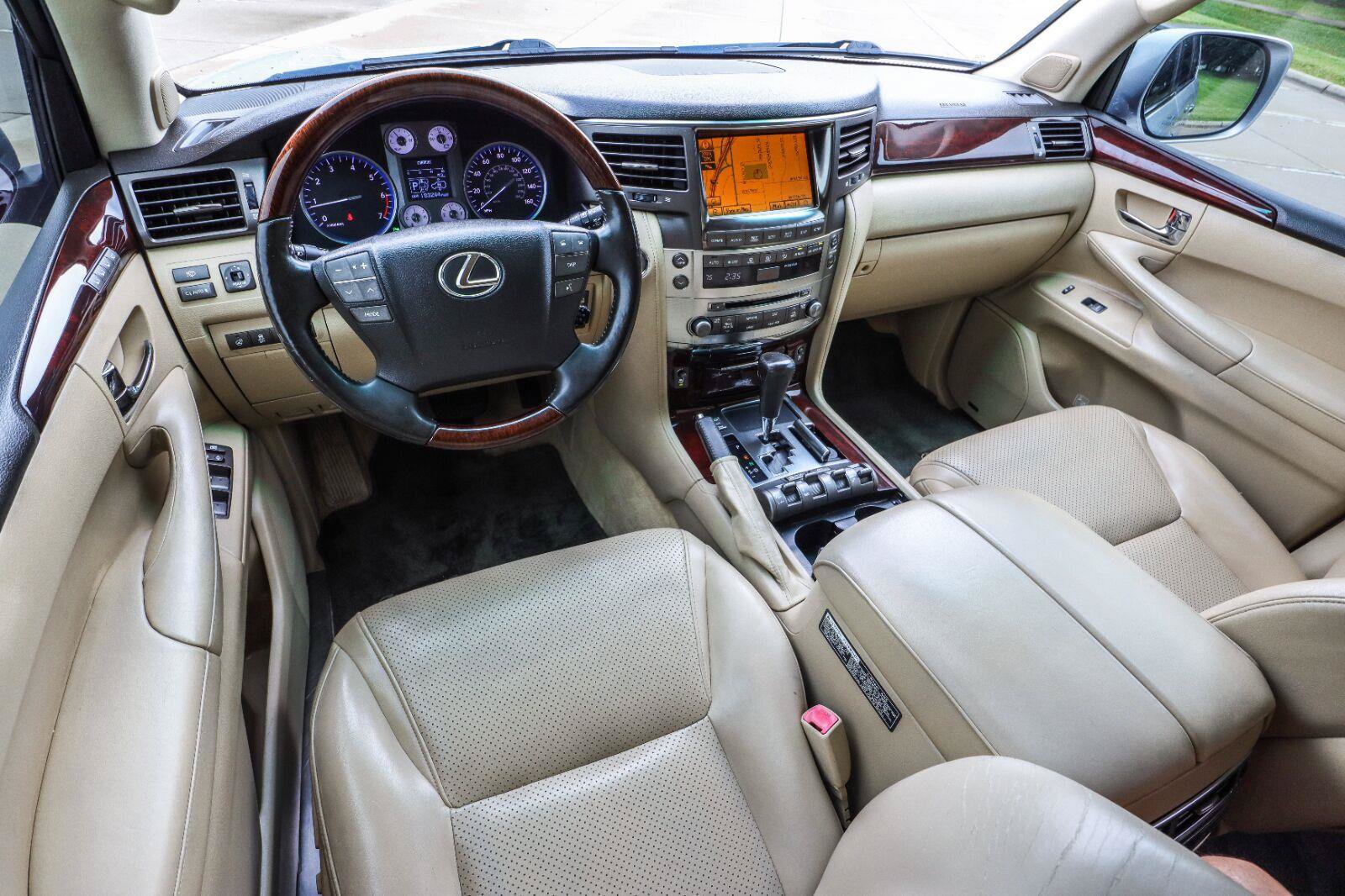Used 2011 Lexus LX 570 4WD w/ Luxury Pkg image 27