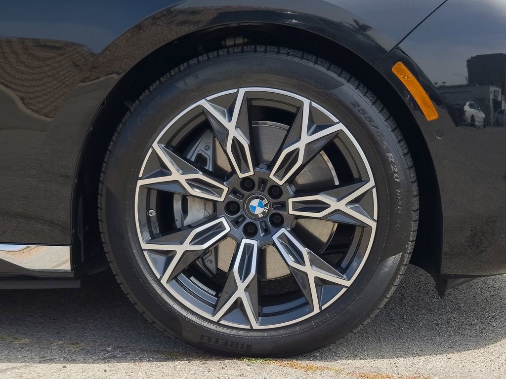 Used 2024 BMW i7 eDrive50 image 7