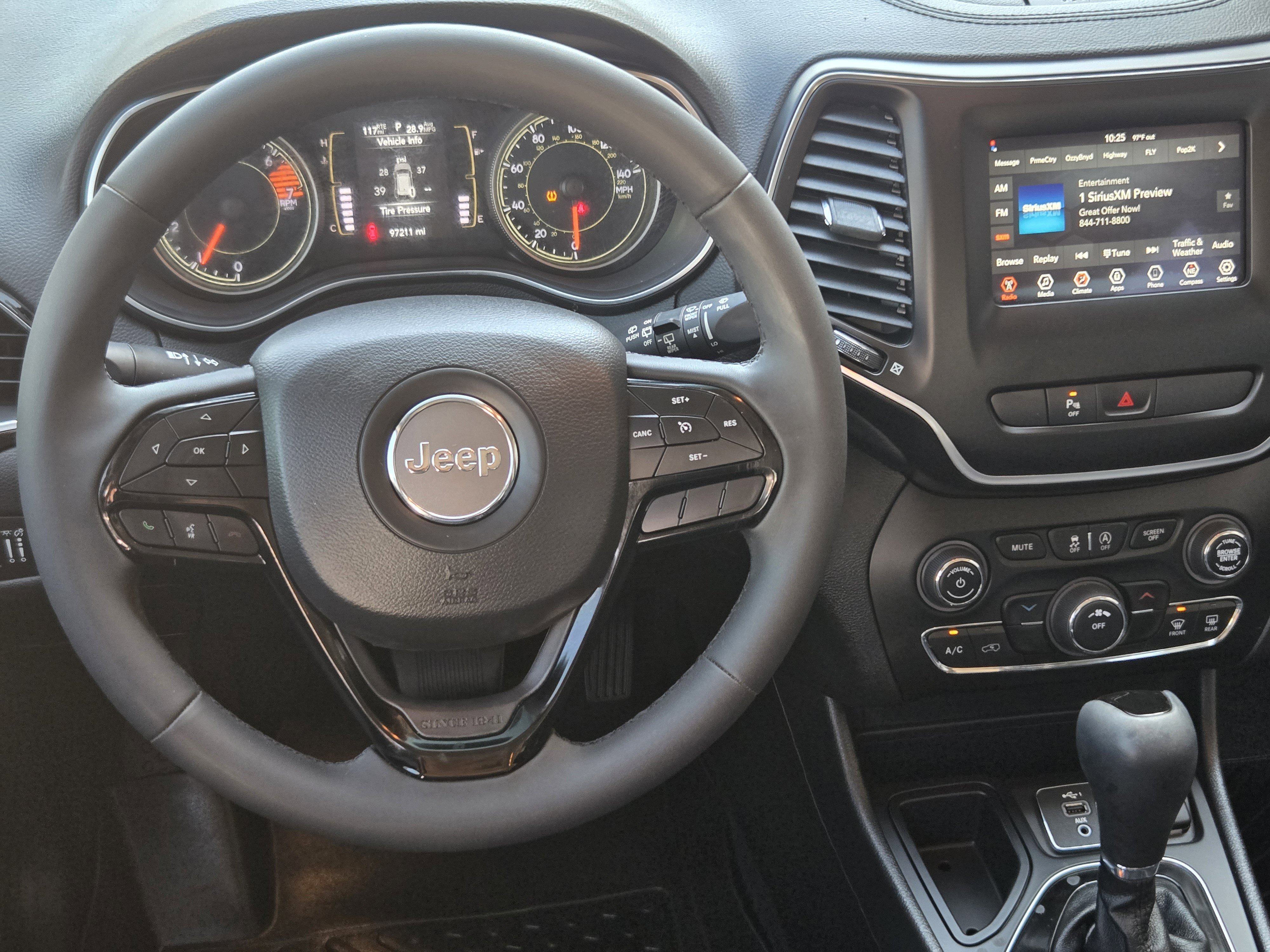 Used 2020 Jeep Cherokee Latitude Plus FWD image 21