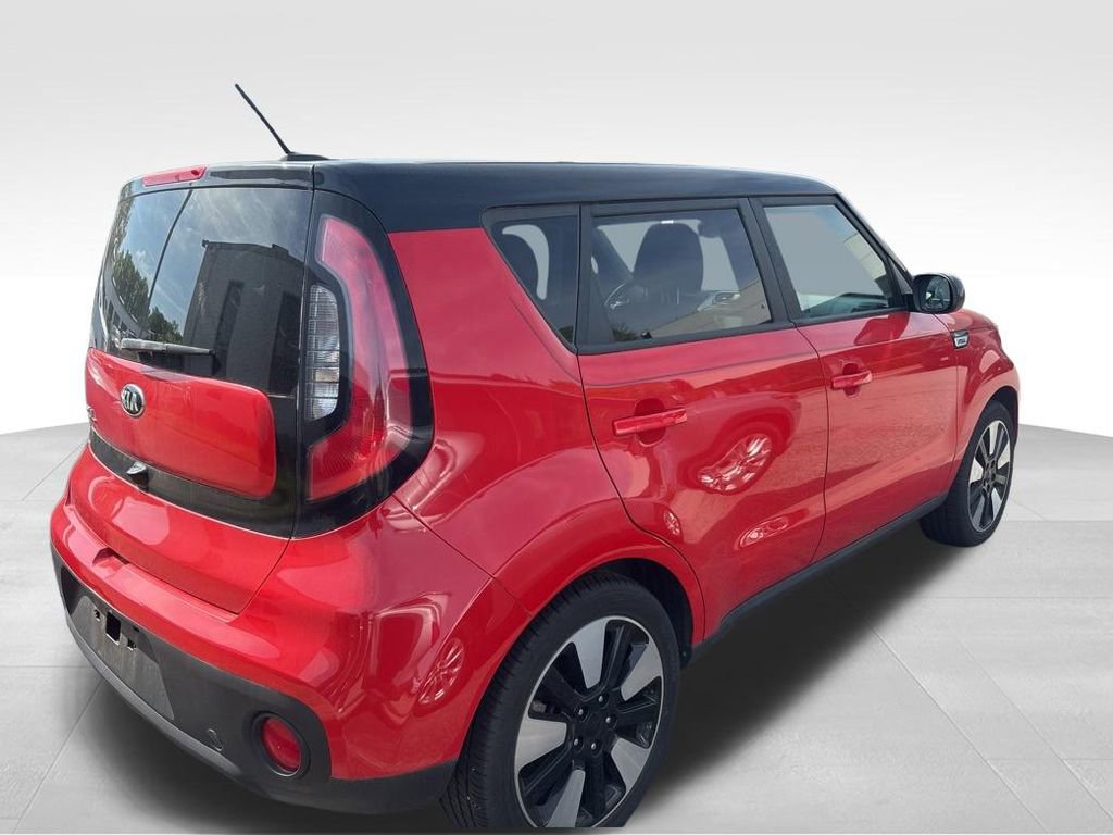 Used 2018 Kia Soul + image 10