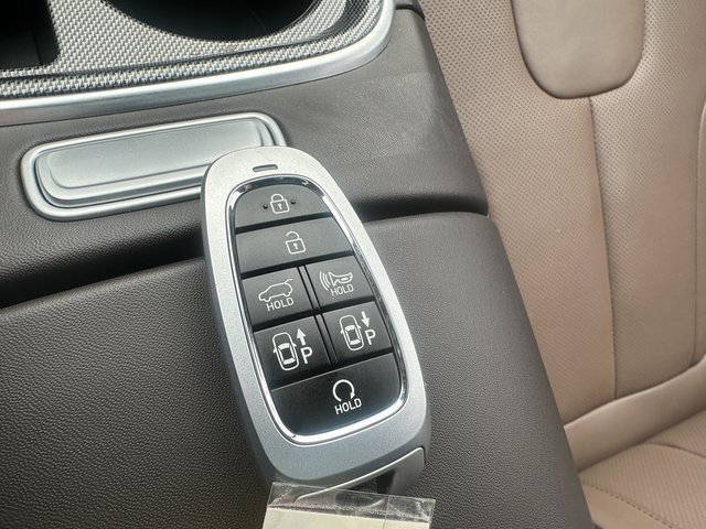 Used 2023 Hyundai Santa Fe Limited w/ Cargo Package image 41