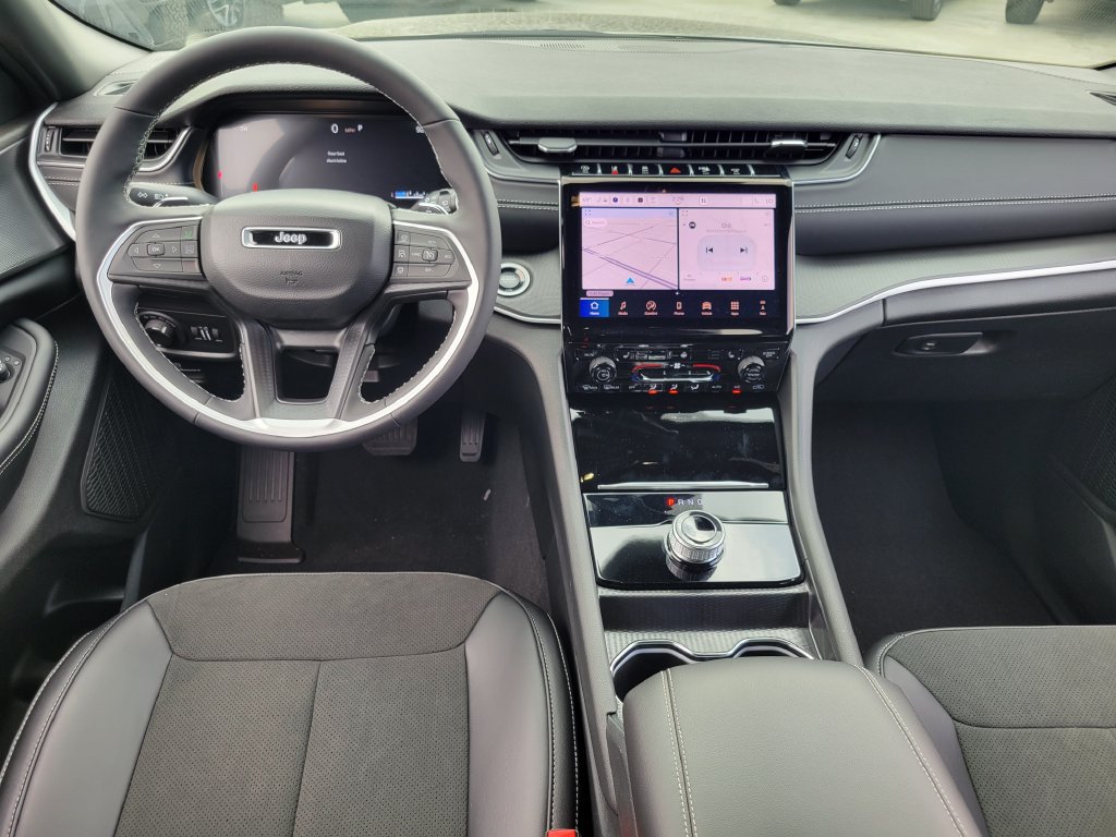 New 2027 Jeep Grand Cherokee Laredo X AWD/4WD image 4