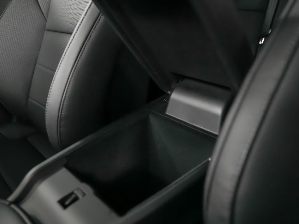 New 2026 Porsche Macan 4 Electric image 22