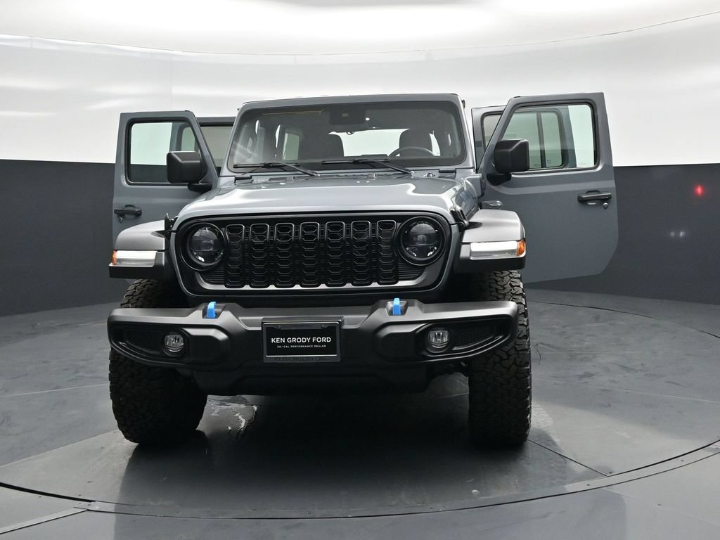 Used 2024 Jeep Wrangler Unlimited AWD/4WD image 31