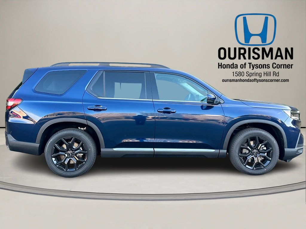 New 2025 Honda Pilot Touring image 2