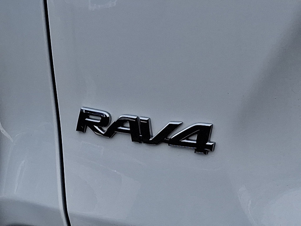 Used 2024 Toyota RAV4 LE AWD/4WD image 23