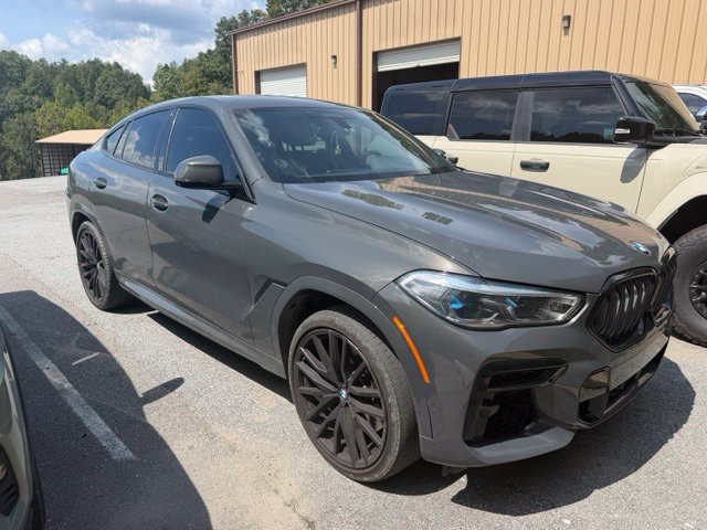 Used 2022 BMW X6 M50i AWD/4WD image 2