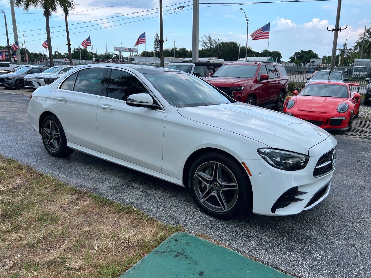Used 2023 Mercedes-Benz E 350 4MATIC Sedan image 4
