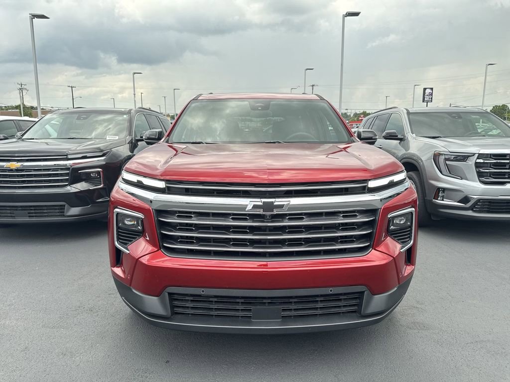 New 2025 Chevrolet Traverse LT w/ Enhanced Driving Package image 2