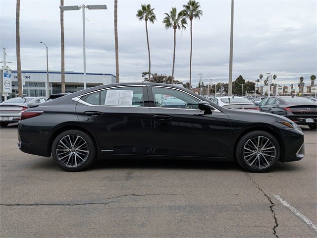Used 2022 Lexus ES 300h w/ Premium Package image 5