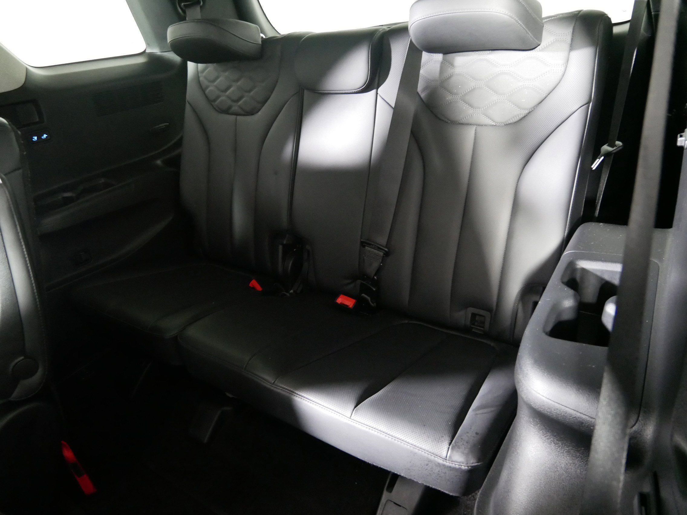 Used 2022 Hyundai Palisade Limited w/ Cargo Package image 33