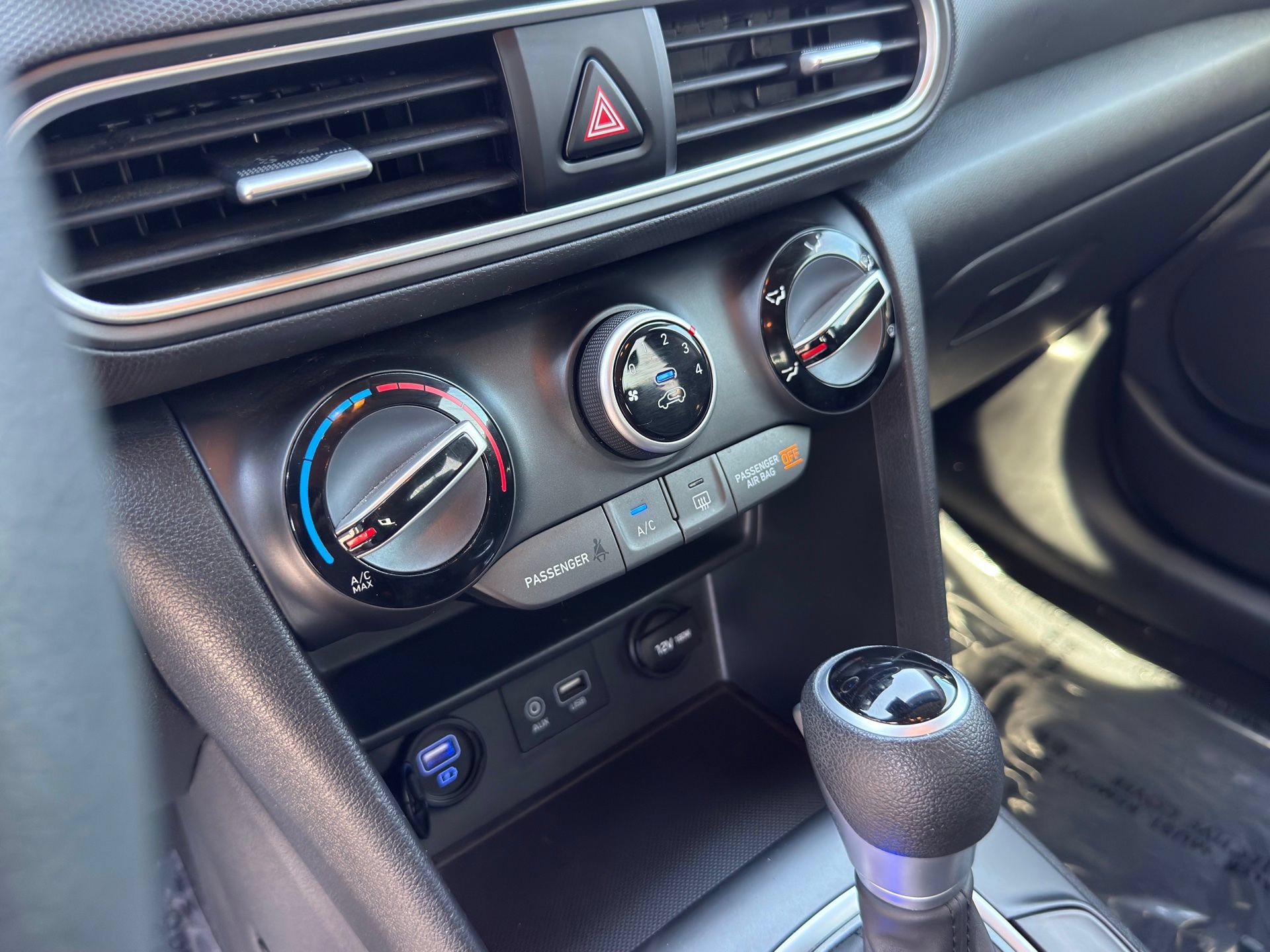 Used 2020 Hyundai Kona SE FWD image 13