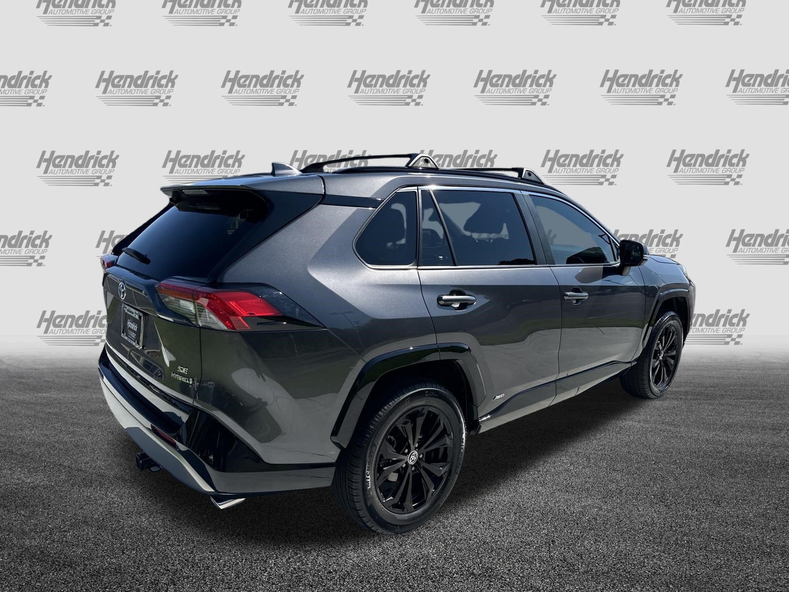 Used 2022 Toyota RAV4 SE w/ SE Grade Weather Package AWD/4WD image 10