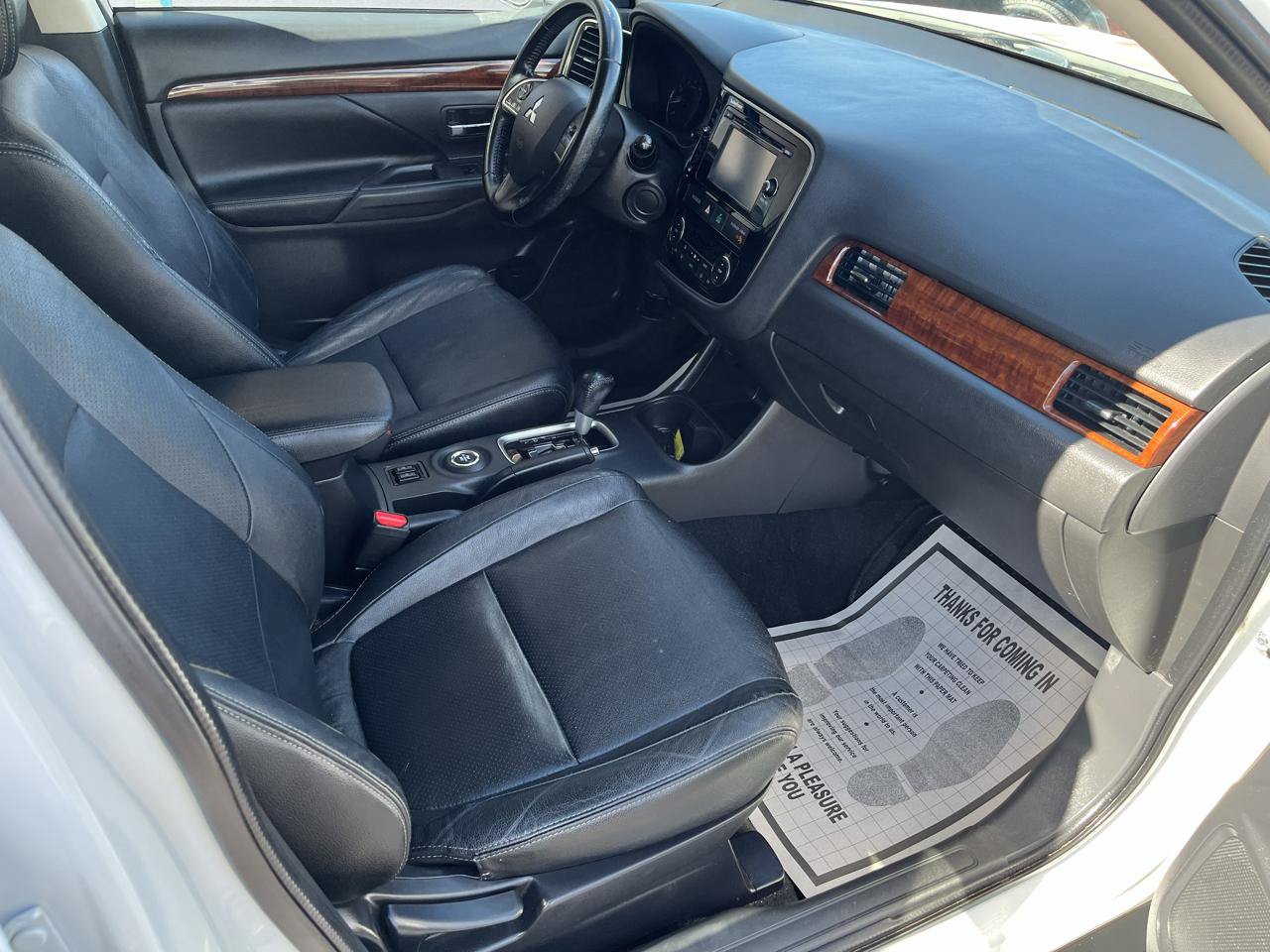 Used 2015 Mitsubishi Outlander SE AWD/4WD image 30