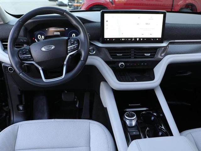 Used 2025 Ford Explorer Platinum w/ Ultimate Package AWD/4WD image 17