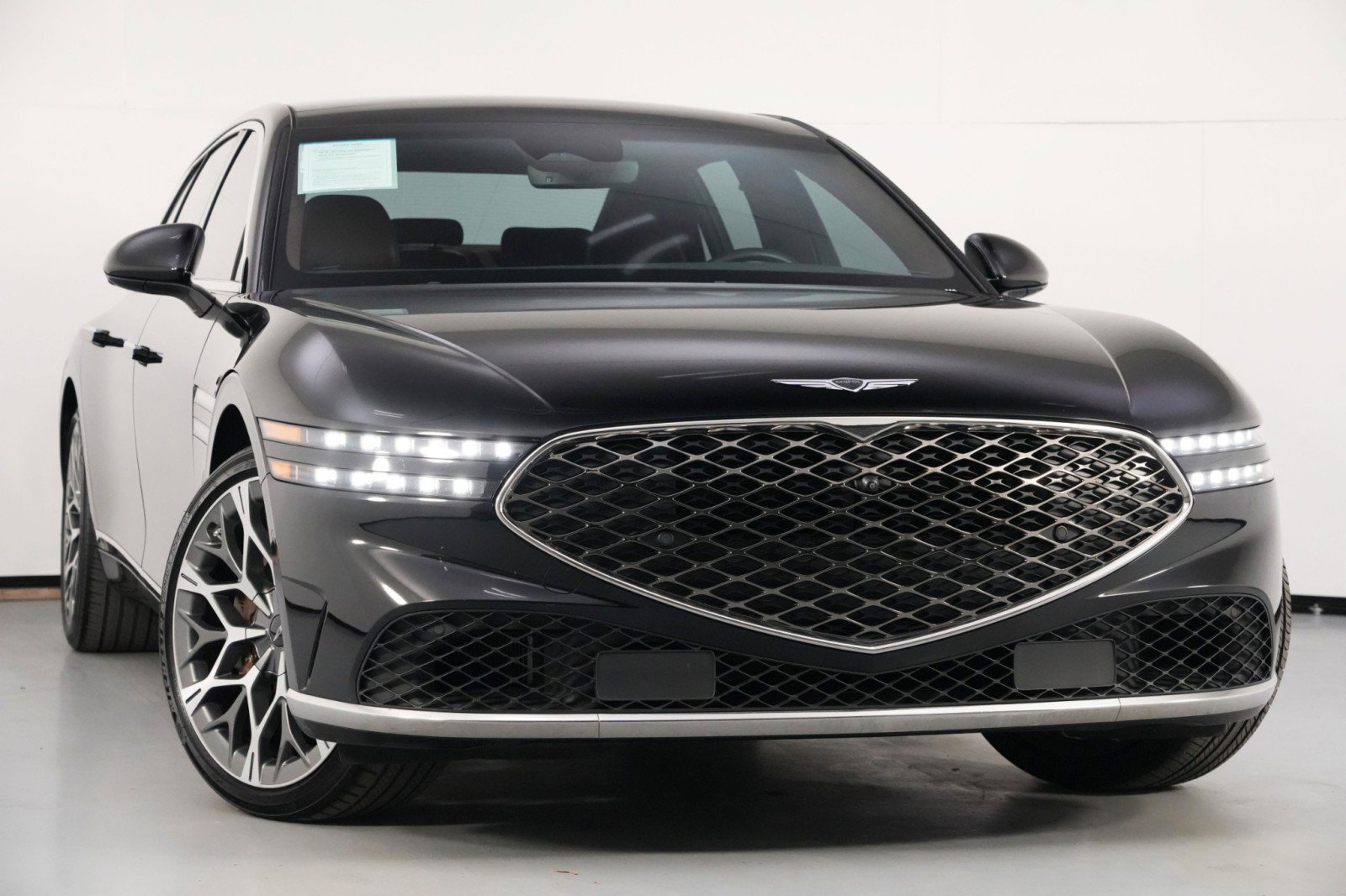 Used 2024 Genesis G90 3.5T image 4