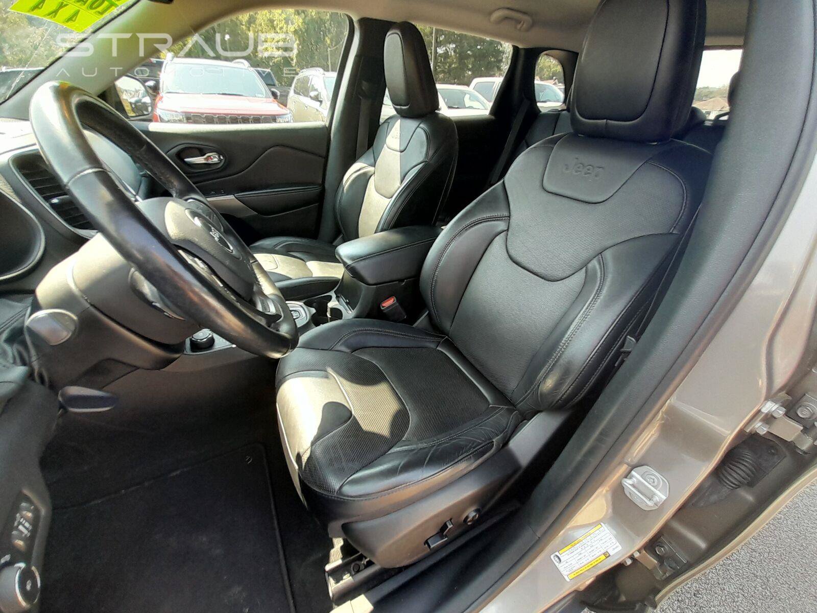Used 2020 Jeep Cherokee Latitude Lux w/ Quick Order Package 26H Lux AWD/4WD image 41