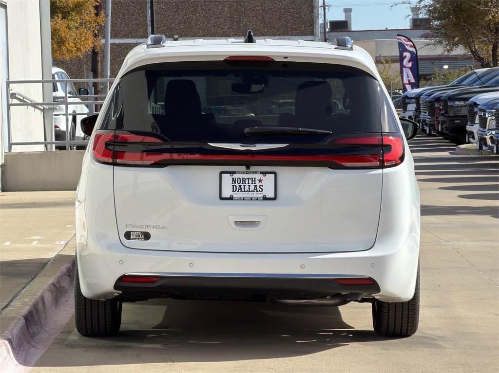 New 2026 Chrysler Pacifica Pinnacle image 6