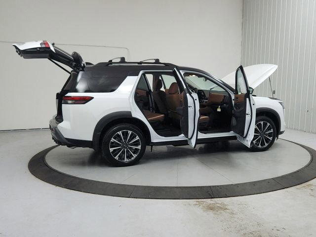 New 2026 Nissan Pathfinder Platinum w/ Cargo Package AWD/4WD image 15