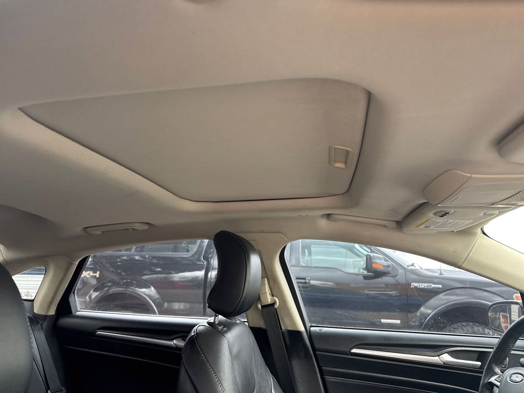 Used 2017 Ford Fusion Energi Titanium FWD image 18