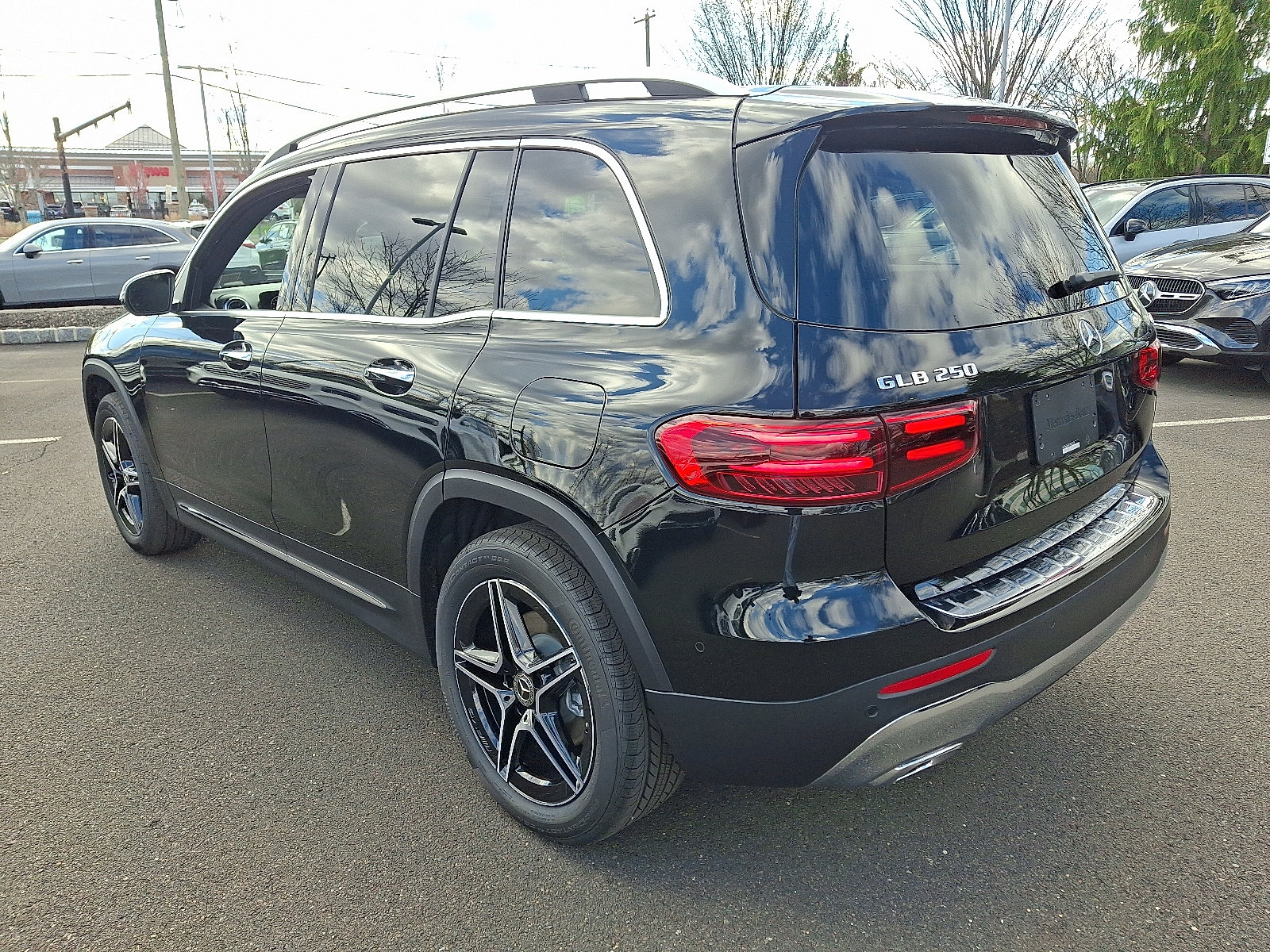 New 2026 Mercedes-Benz GLB 250 4MATIC image 4