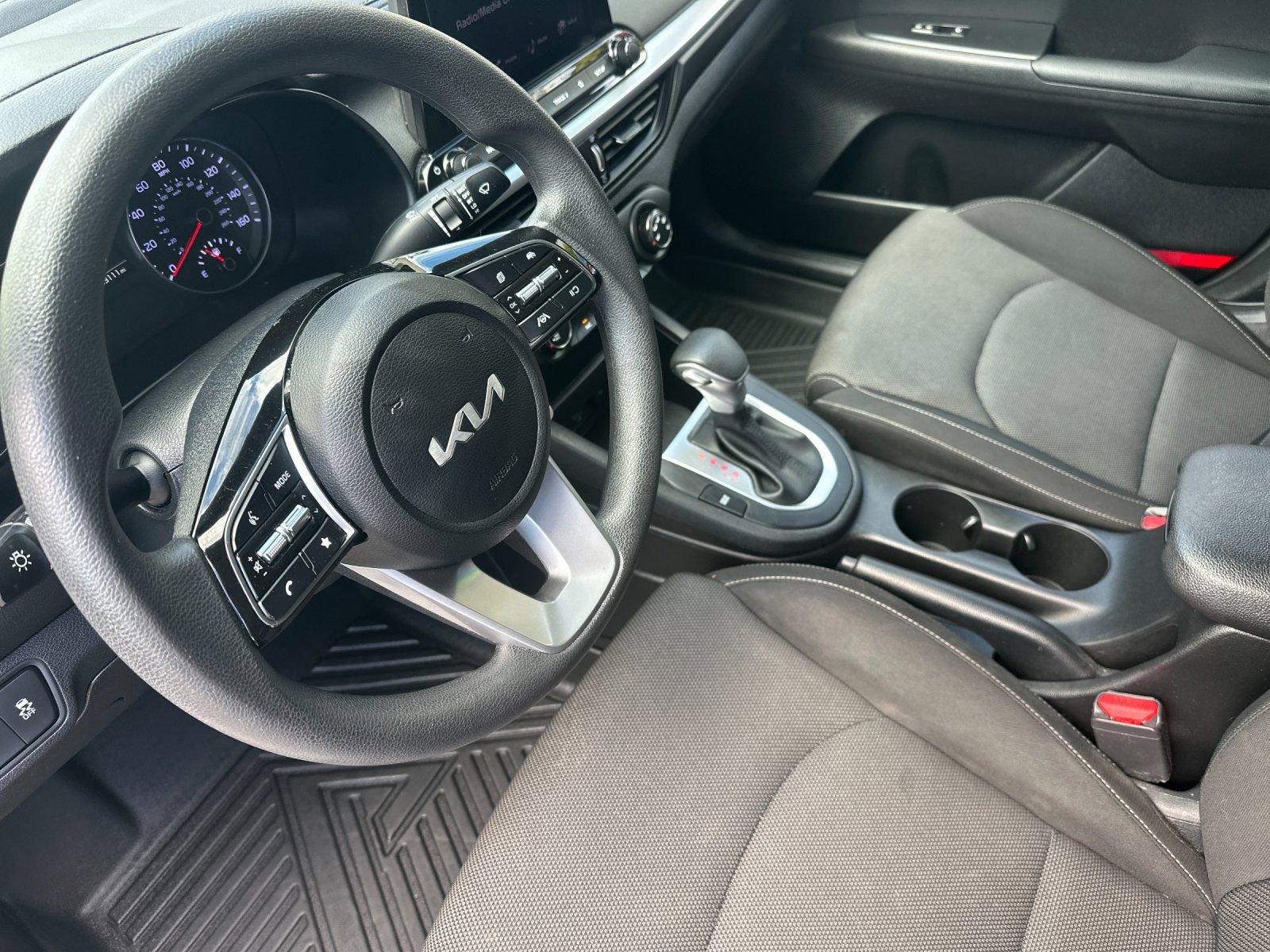 Used 2024 Kia Forte LXS w/ LXS Technology Package FWD image 10