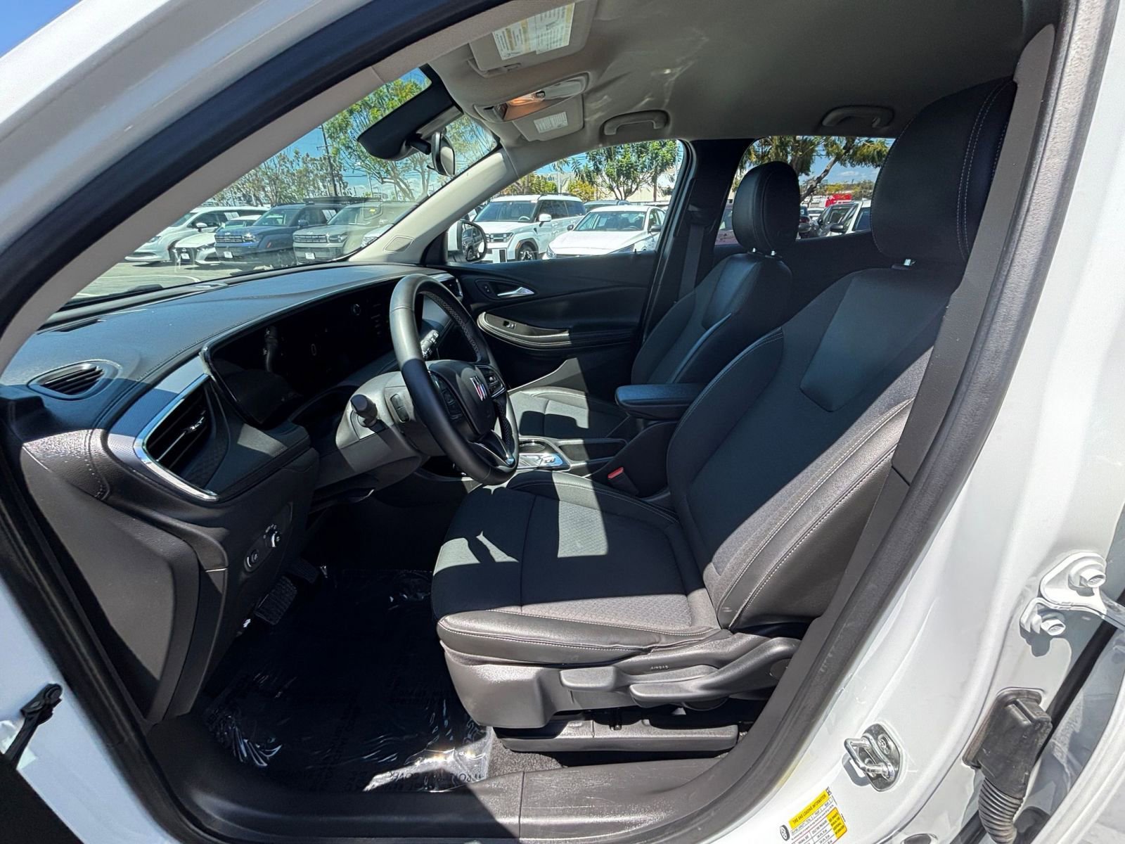Used 2025 Buick Encore GX Preferred FWD image 27