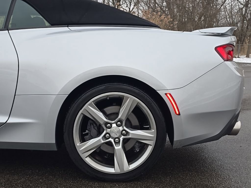 Used 2017 Chevrolet Camaro SS image 5