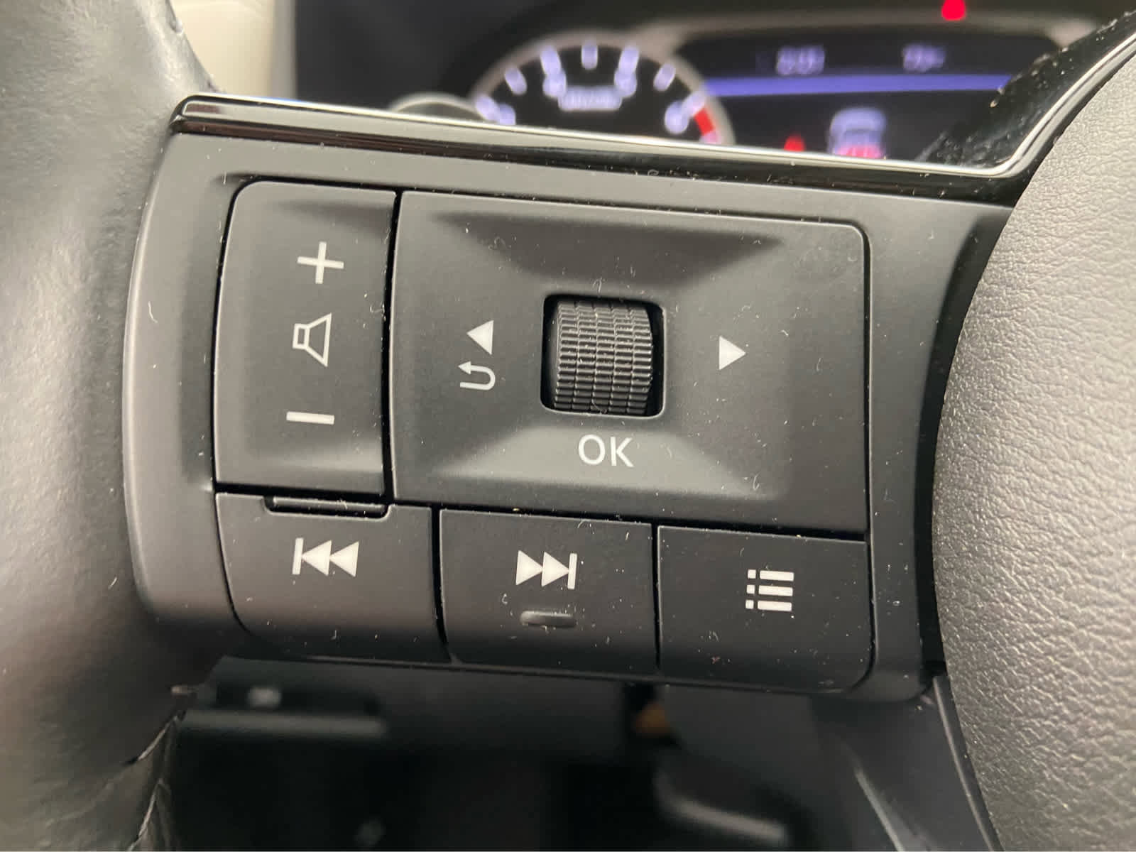 Used 2023 Nissan Rogue SL w/ SL Premium Package image 23