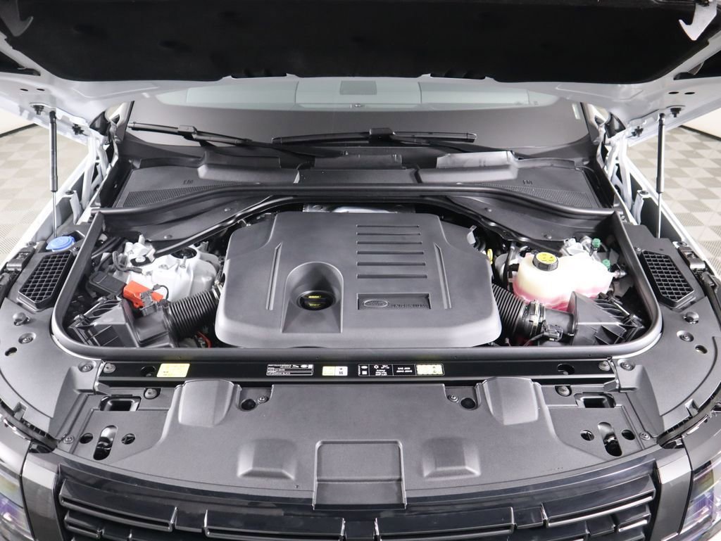 New 2026 Land Rover Range Rover SE image 30