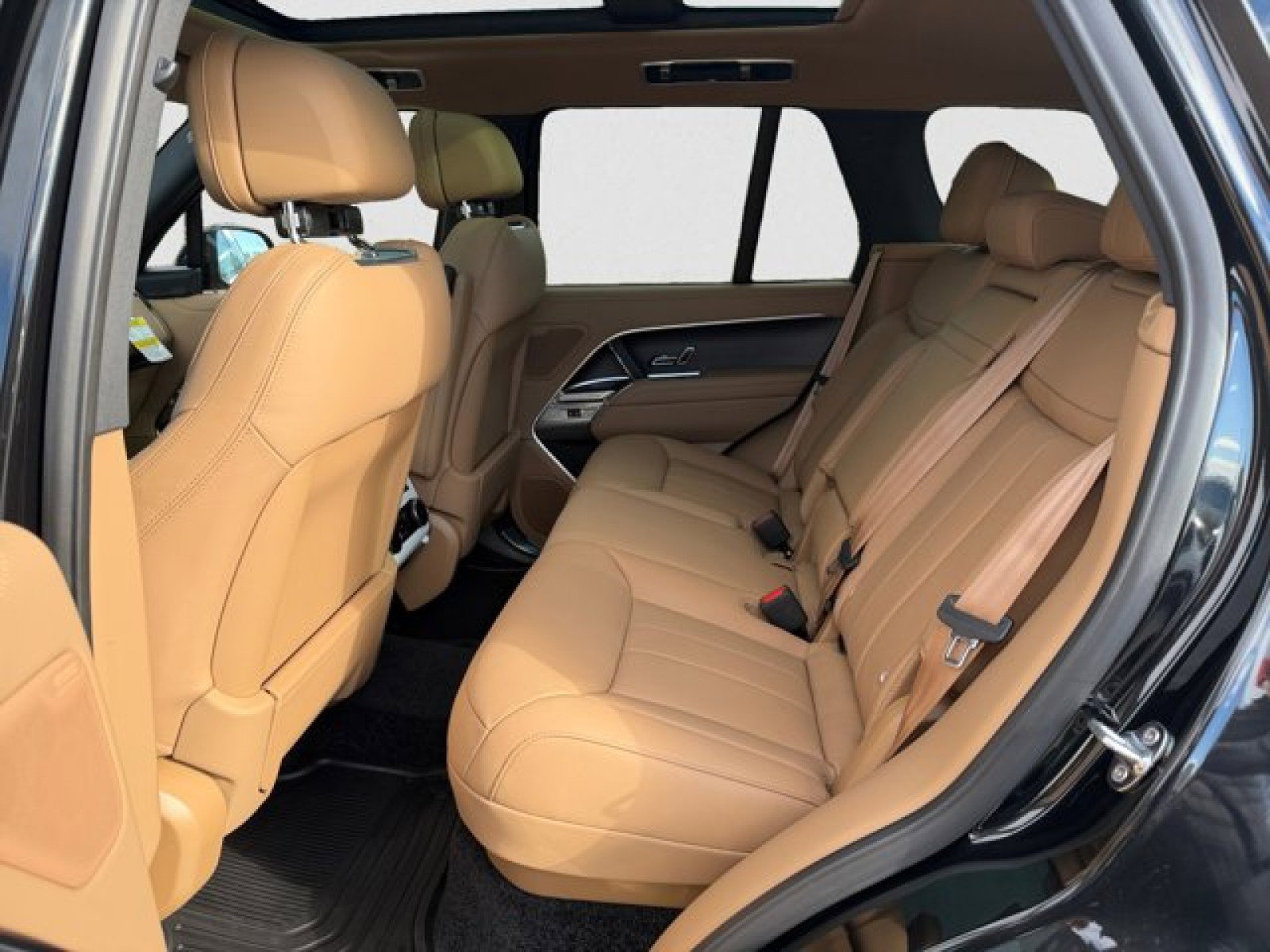 New 2026 Land Rover Range Rover SE image 18