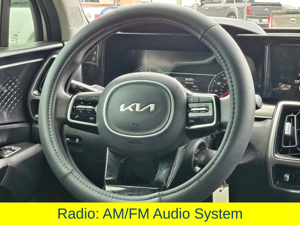 Used 2022 Kia Sorento LX image 7