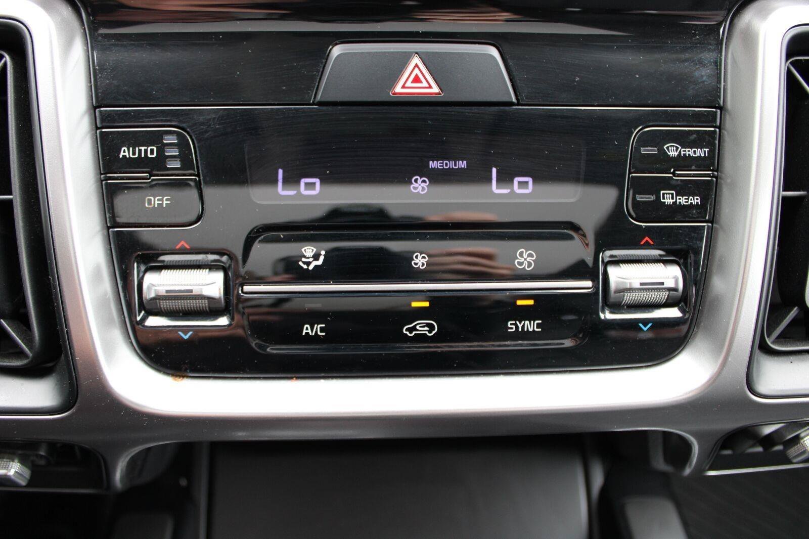 Used 2023 Kia Sorento S w/ Panoramic Sunroof Package FWD image 25