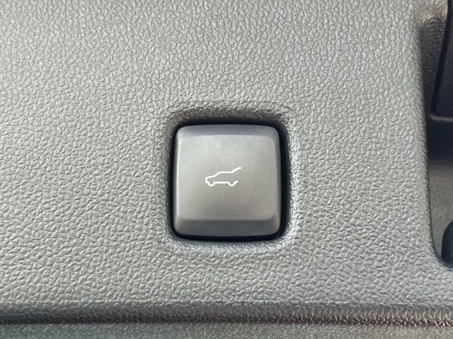 Used 2024 Ford Escape ST-Line w/ Tech Pack #1 AWD/4WD image 12