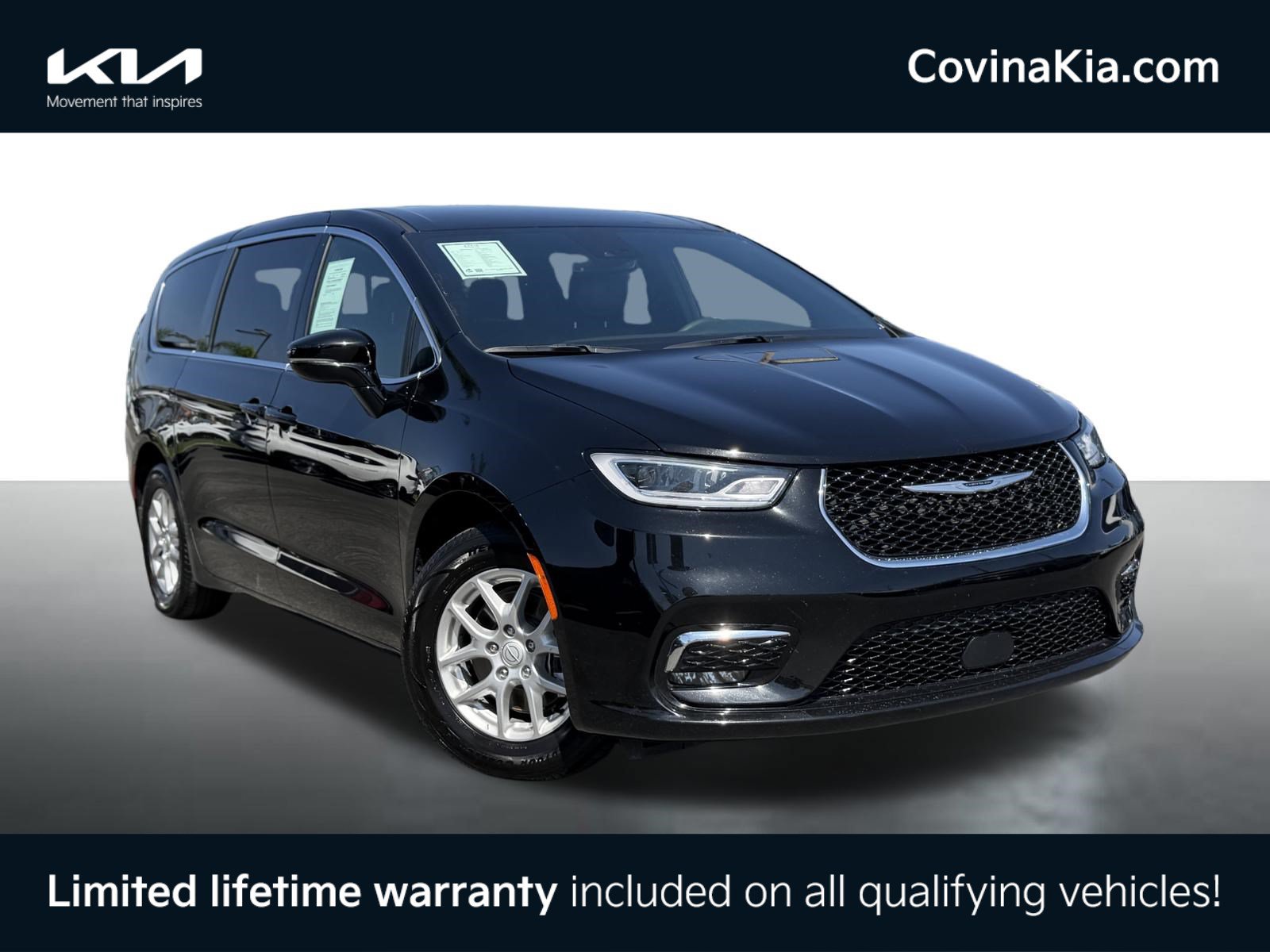 Used 2025 Chrysler Pacifica Select