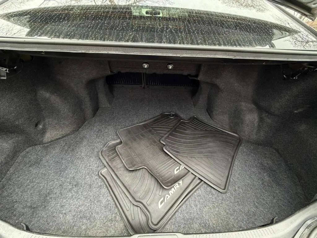 Used 2012 Toyota Camry SE image 16