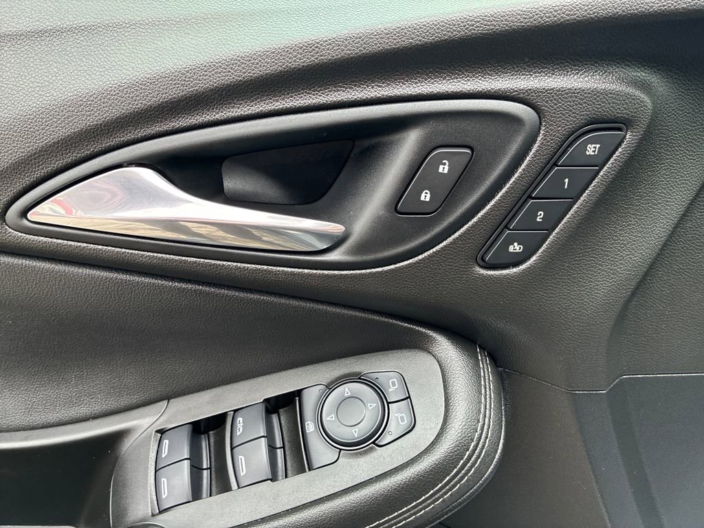 Used 2021 Buick Encore GX Essence w/ Advanced Technology Package image 15