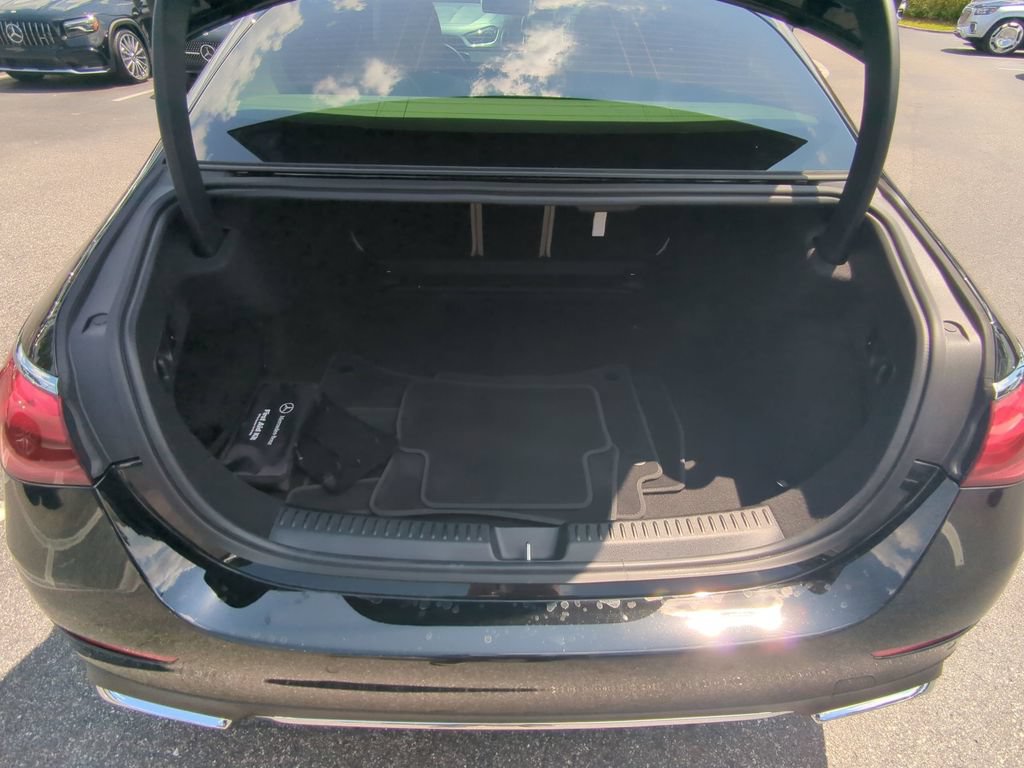 Used 2025 Mercedes-Benz E 350 4MATIC Sedan image 25