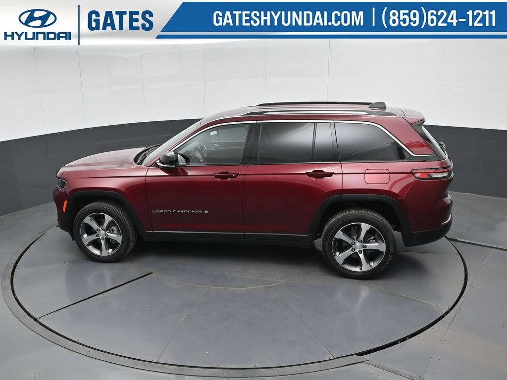 Used 2023 Jeep Grand Cherokee Limited AWD/4WD image 48