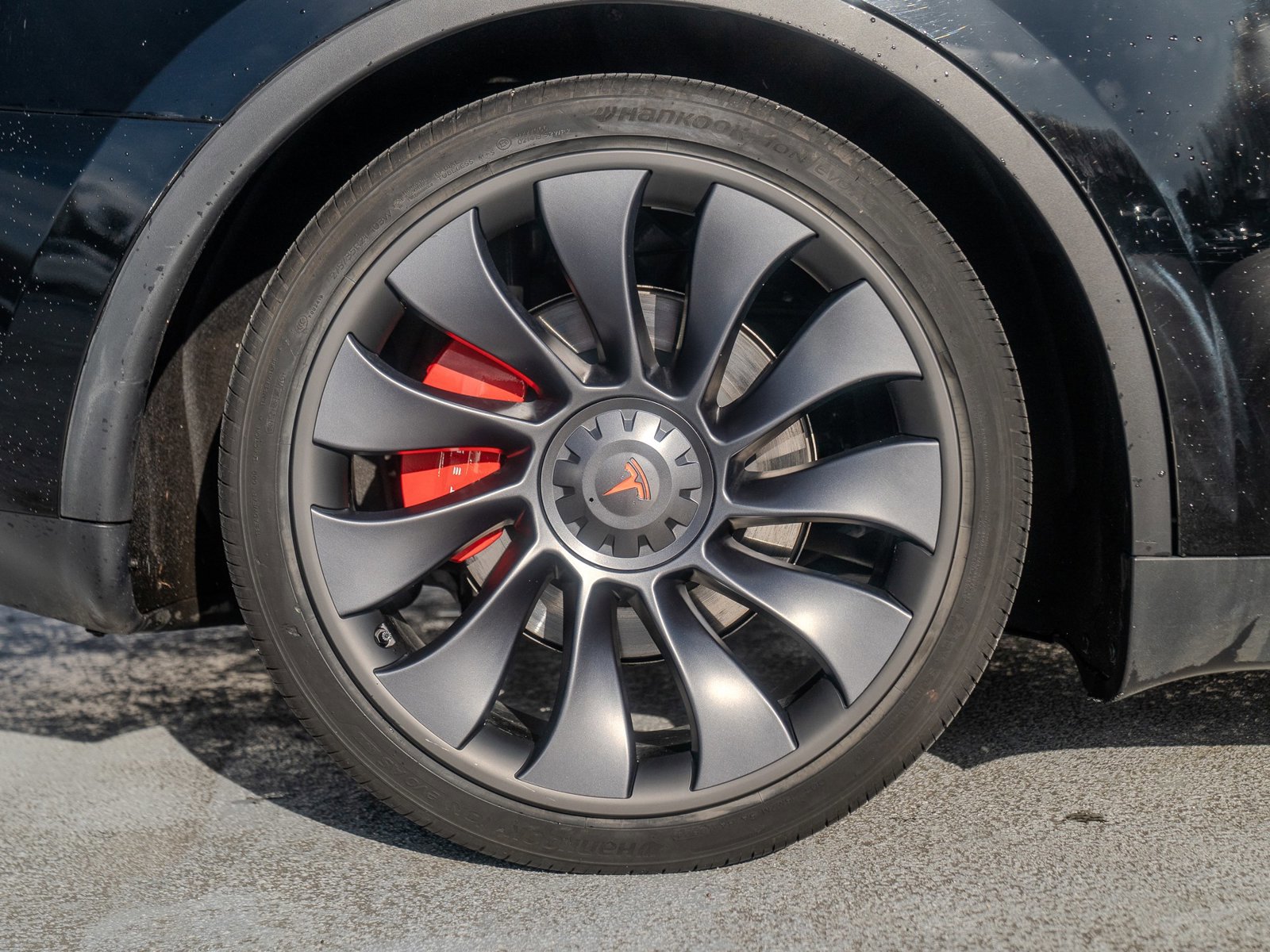 Used 2024 Tesla Model Y Performance image 10