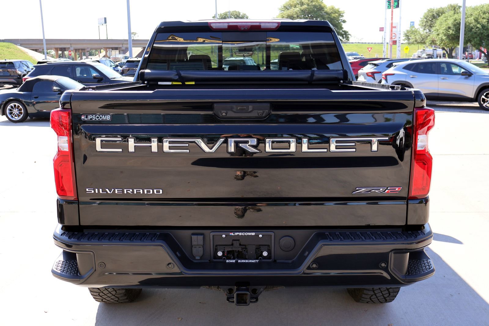 Used 2023 Chevrolet Silverado 1500 ZR2 w/ Technology Package AWD/4WD image 9