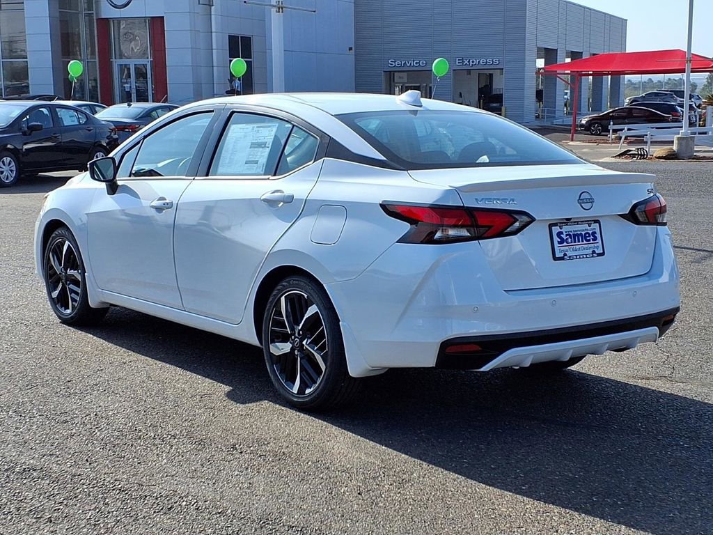 New 2025 Nissan Versa SR w/ Trunk Package image 5
