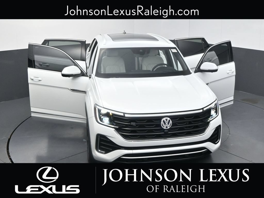 Used 2025 Volkswagen Atlas Cross Sport SEL Premium R-Line AWD/4WD image 35