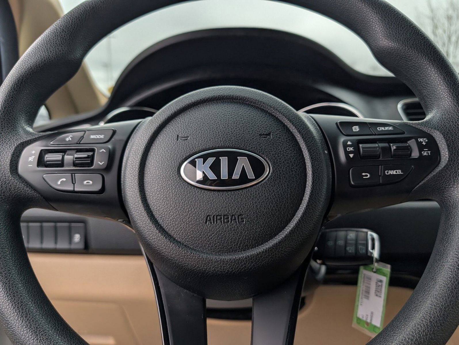 Used 2019 Kia Sedona LX image 27