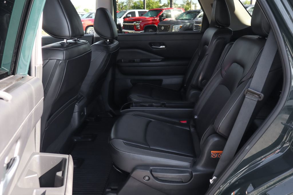 Used 2025 Nissan Pathfinder SL w/ SL Premium Package image 37