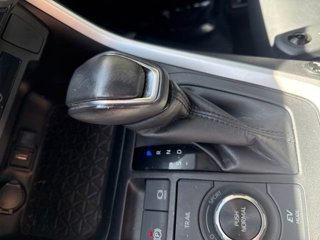 Used 2022 Toyota RAV4 XLE Premium AWD/4WD image 18