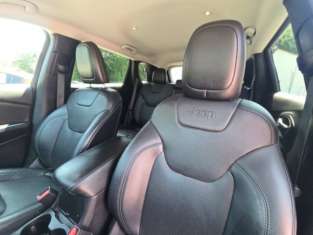 Used 2020 Jeep Cherokee Limited AWD/4WD image 24